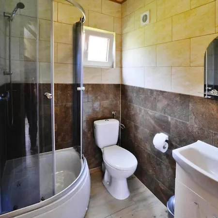 In With A Terrace ياروسوافيتس